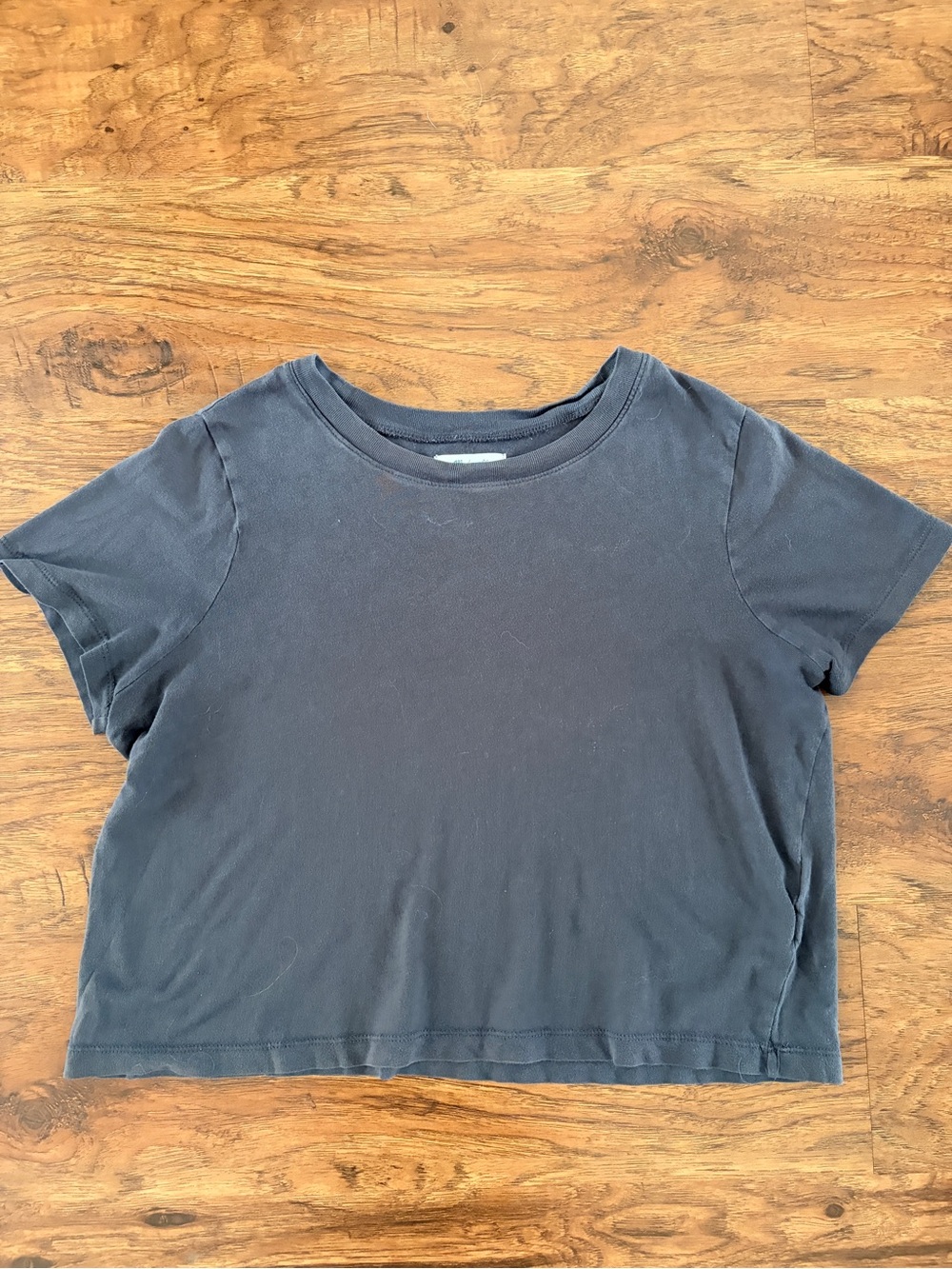 Madewell Classic Short Sleeve Women's crop Tee in Charcoal Gray